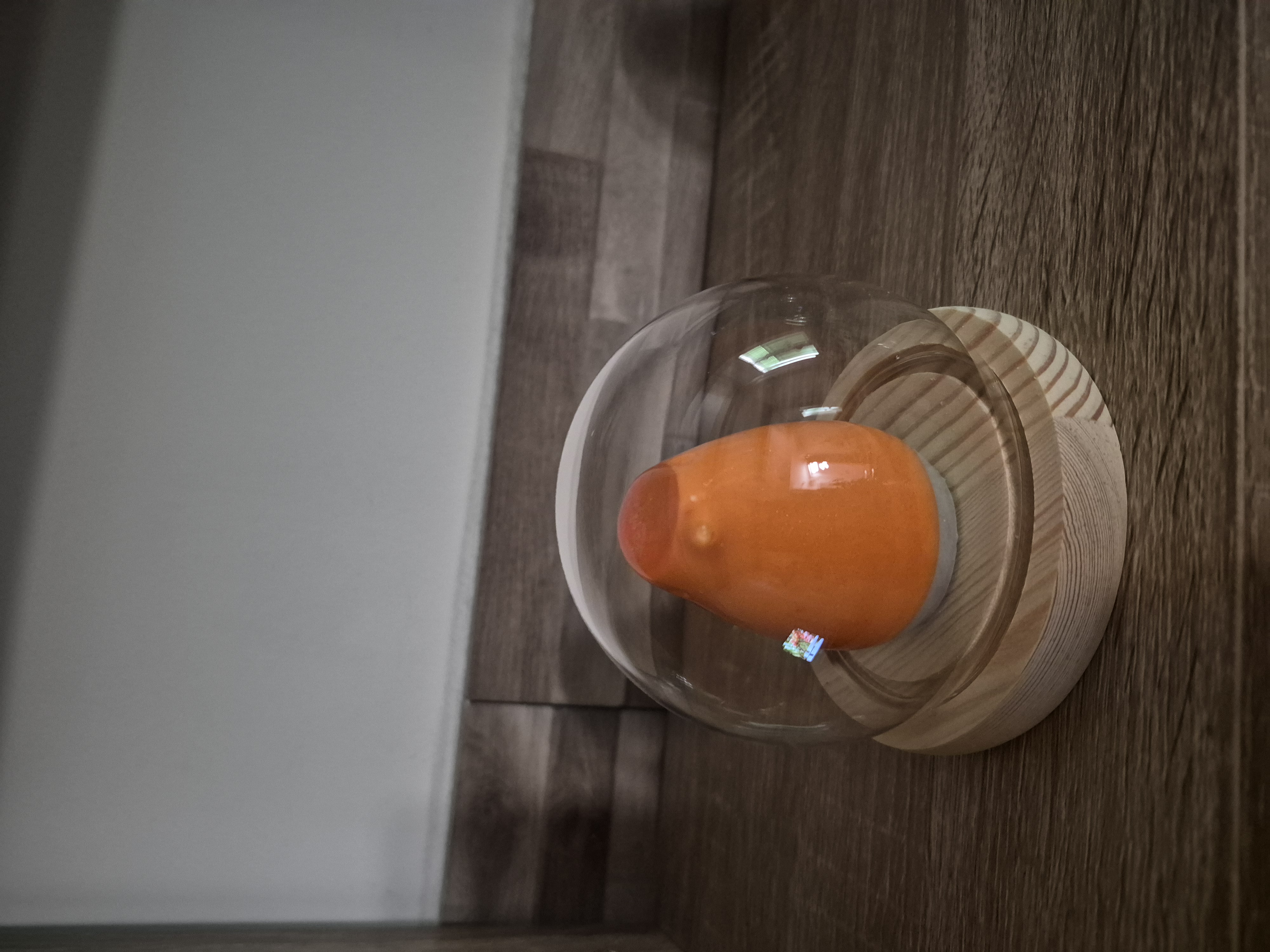 Petit oiseau paillettee — vue 2, création artisanale en résine époxy faite main à Toulon (Var)